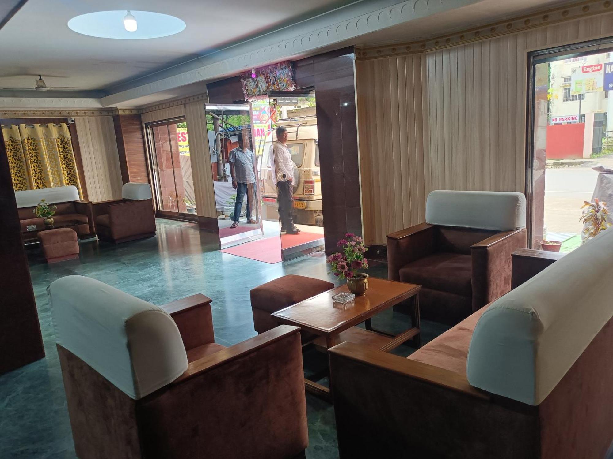 Hotel Sudakshina By Roh Silchar Extérieur photo