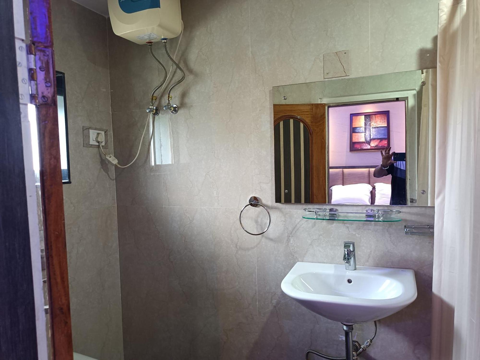 Hotel Sudakshina By Roh Silchar Extérieur photo