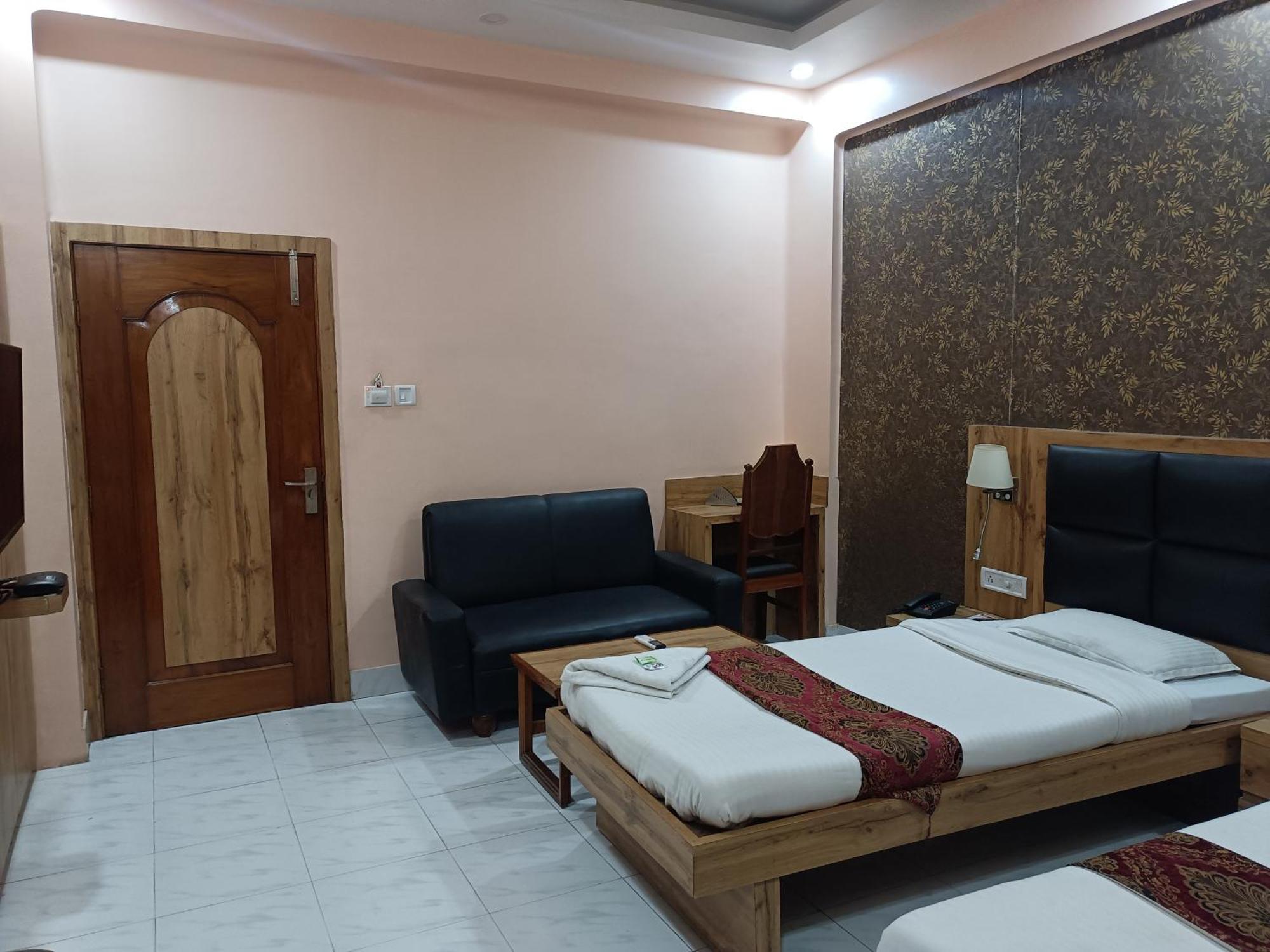 Hotel Sudakshina By Roh Silchar Extérieur photo