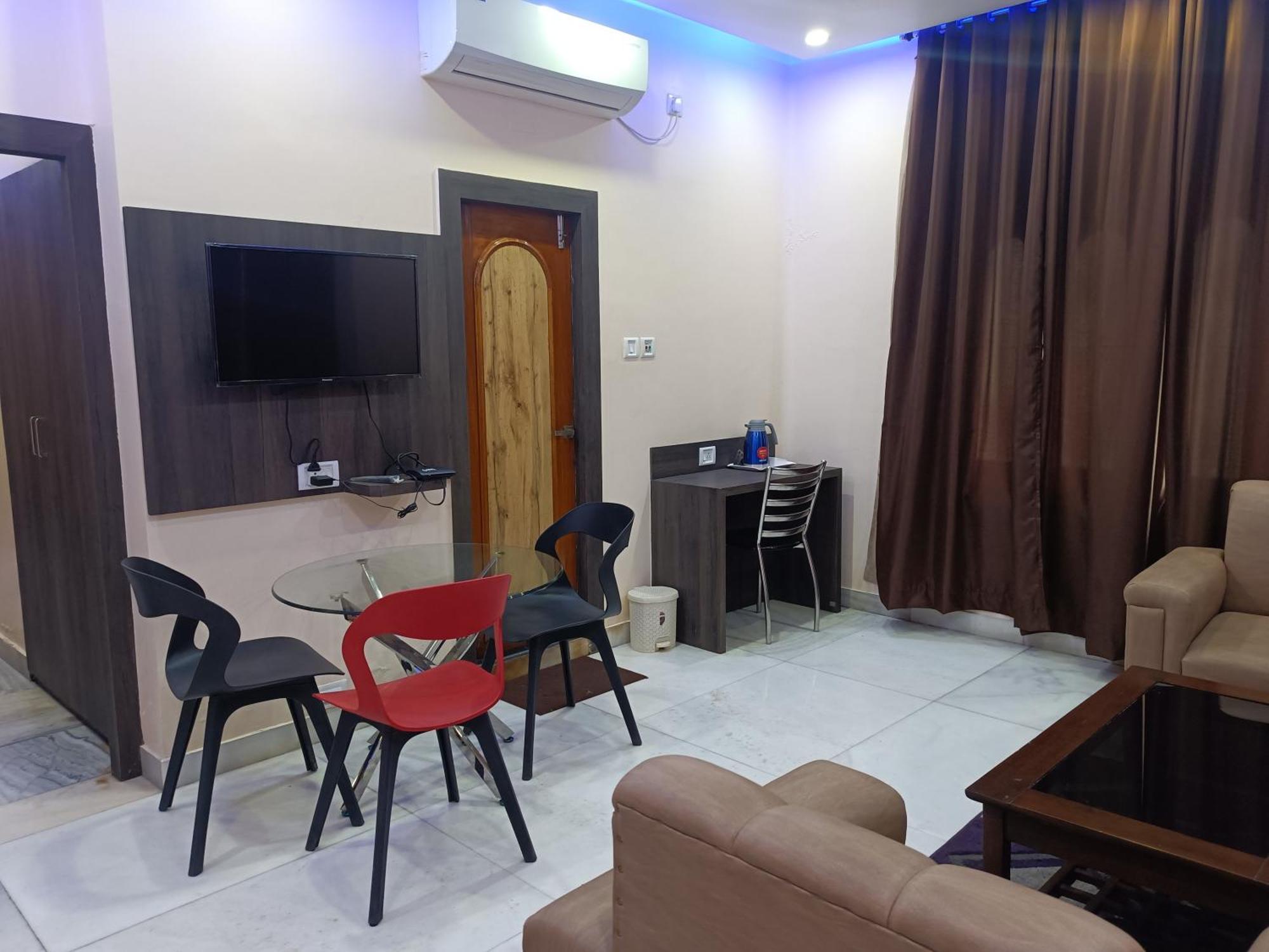 Hotel Sudakshina By Roh Silchar Extérieur photo