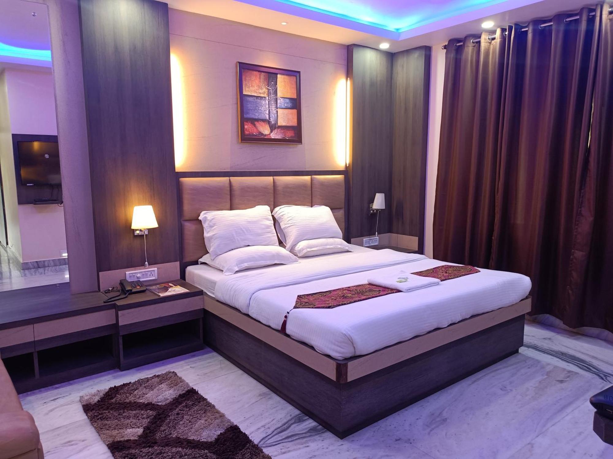 Hotel Sudakshina By Roh Silchar Extérieur photo